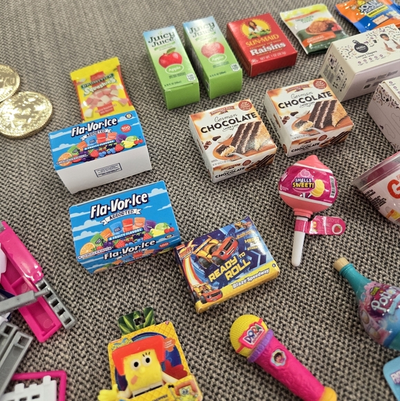 Large Zuru Mini Brands bundle - Picture 4 of 7